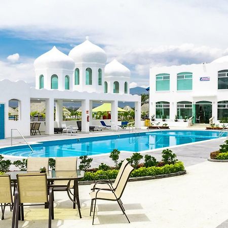 Hotel Splash Inn Alcocer Esterno foto