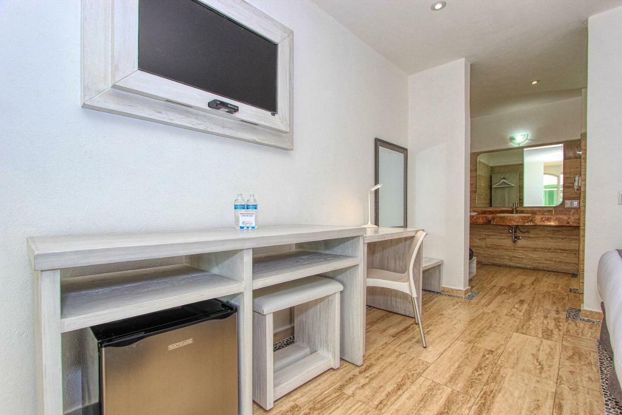 Hotel Splash Inn Alcocer Esterno foto