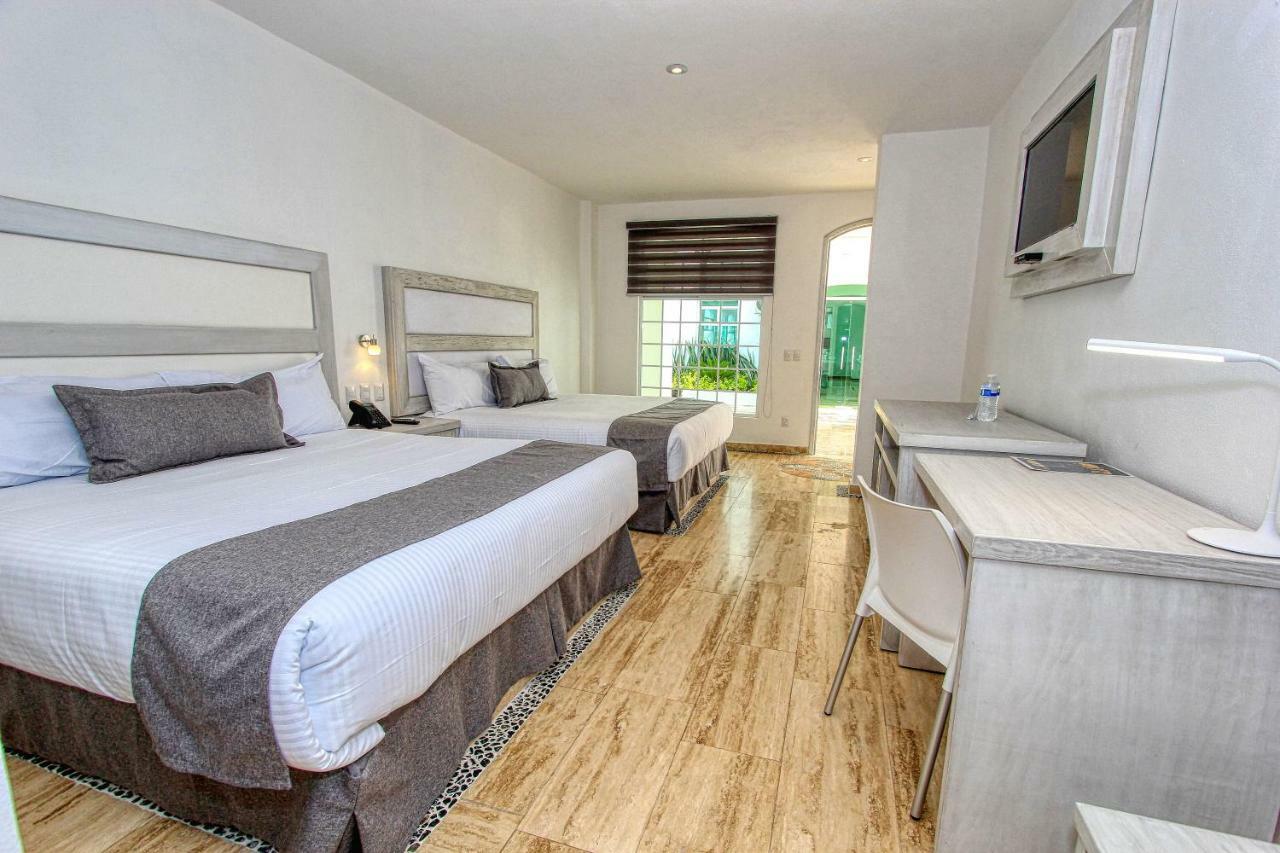 Hotel Splash Inn Alcocer Esterno foto