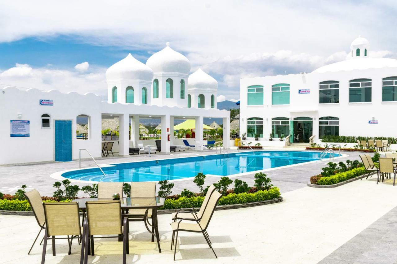 Hotel Splash Inn Alcocer Esterno foto